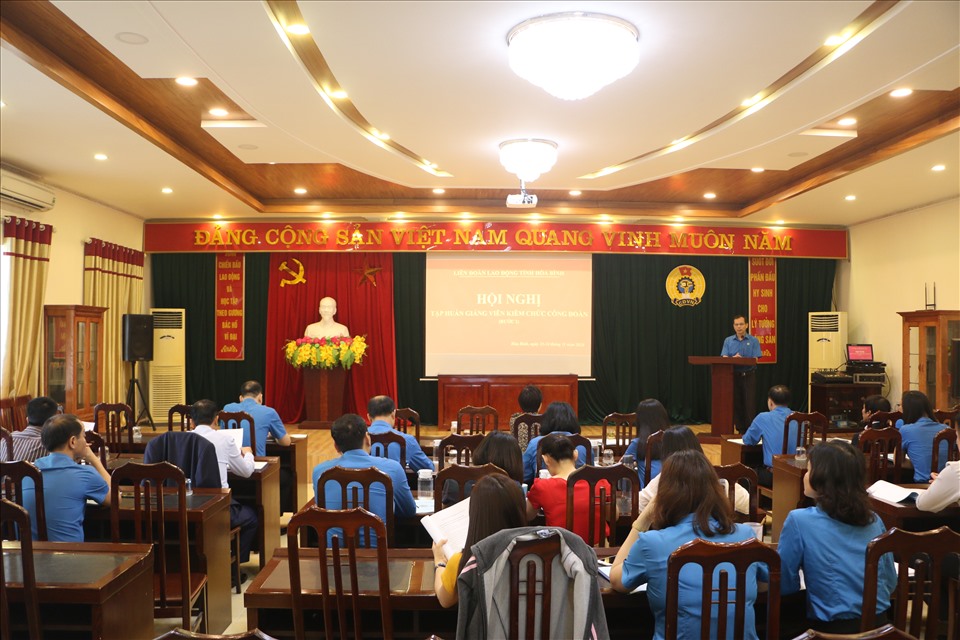 Toàn cảnh buổi tập huấn. Ảnh: Mạnh Cường.