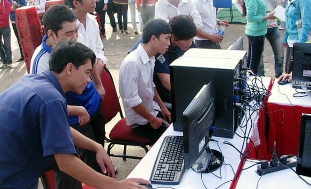 Hướng dẫn việc làm tại Trung tâm dịch vụ việc làm tỉnh Bạc Liêu (ảnh Nhật Hồ)
