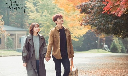 Phim Hàn của Seo In Guk, Jung So Min mang đến khung cảnh mùa thu lãng mạn. Ảnh poster.