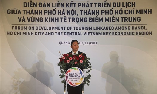 Ông Lê Chí Thanh – Chủ tịch UBND tỉnh Quảng Nam phát biểu tại diễn đàn. Ảnh: Thanh Chung