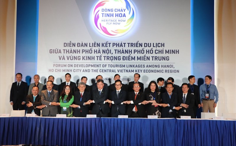 Hà Nội, TP.HCM kí thoả thuận liên kết du lịch với 5 tỉnh miền Trung. Ảnh: Thuỳ Trang