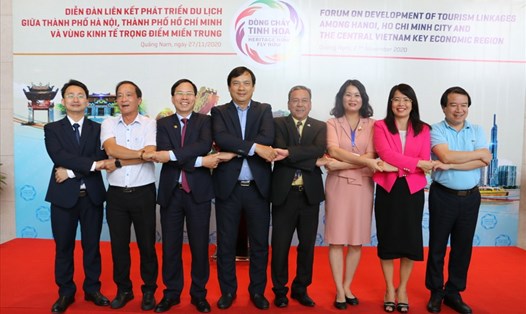 Hà Nội, TPHCM bàn cách hợp tác du lịch với 5 tỉnh vùng trọng điểm miền Trung.