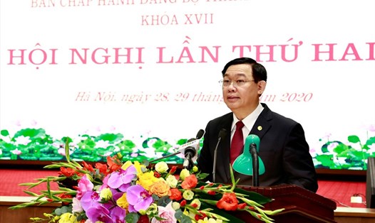 Ủy viên Bộ Chính trị, Bí thư Thành ủy Hà Nội Vương Đình Huệ phát biểu tại Hội nghị. Ảnh: Thành Chung