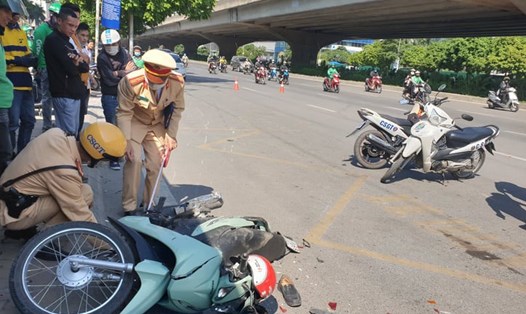 Vụ tai nạn giao thông trên đường Phạm Hùng khiến nhiều người bị thương. Ảnh: Phạm Đông