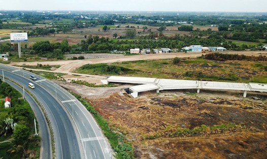 Dự án Cao tốc Mỹ Thuận - Cần Thơ, giai đoạn 1 có tổng mức đầu tư dự kiến là 4.827,32 tỉ đồng. Ảnh: Nhã Chi