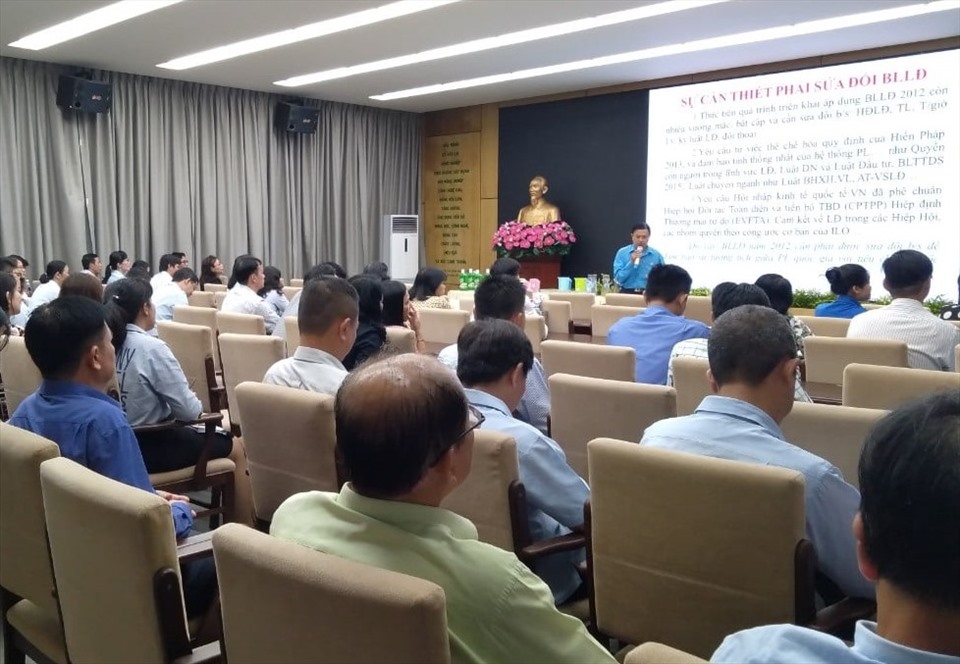 Các đoàn viên, người lao động tham gia buổi tập huấn. Ảnh: Công đoàn Sagri cung cấp.