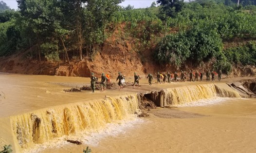 Lực lượng chức năng đã tìm thấy thi thể của một cán bộ xã Phước Lộc, huyện Phước Sơn.