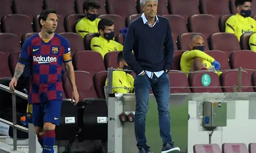 Mối quan hệ giữa huấn luyện viên Quique Setien và Lionel Messi không tốt. Ảnh: AFP