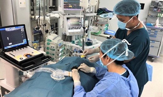 Vinmec là bệnh viện đầu tiên trên thế giới áp dụng và nghiên cứu về hiệu quả của kỹ thuật gây tê mặt phẳng cơ dựng sống kiểm soát các cơn đau do mổ tim. Ảnh: Vin
