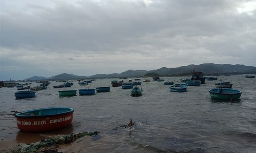 Phú Yên bắt đầu cấm biển từ 9 giờ ngày 4.11 để ứng phó bão số 10. Ảnh: Nhiệt Băng