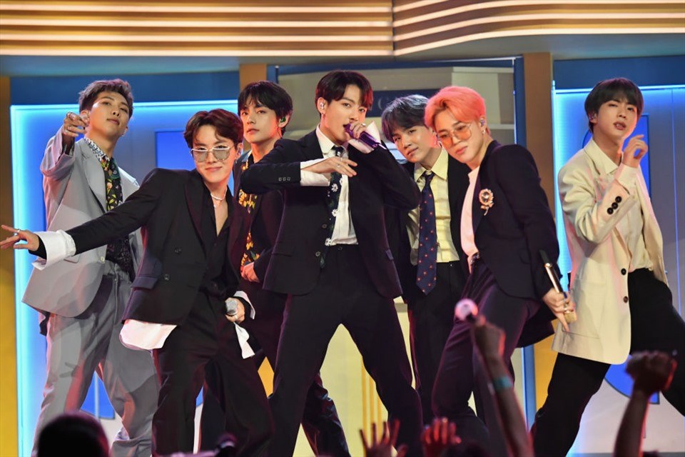 Nhóm BTS. Ảnh cắt clip. Nhóm BTS. Ảnh cắt clip.