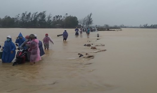 Một số tuyến đường ở Quảng Nam bắt đầu ngập sâu. Ảnh: Thanh Chung