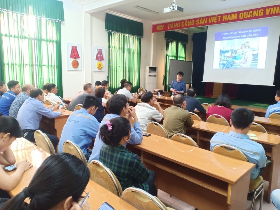 Quang cảnh buổi tuyên truyền. Ảnh: Linh Chu