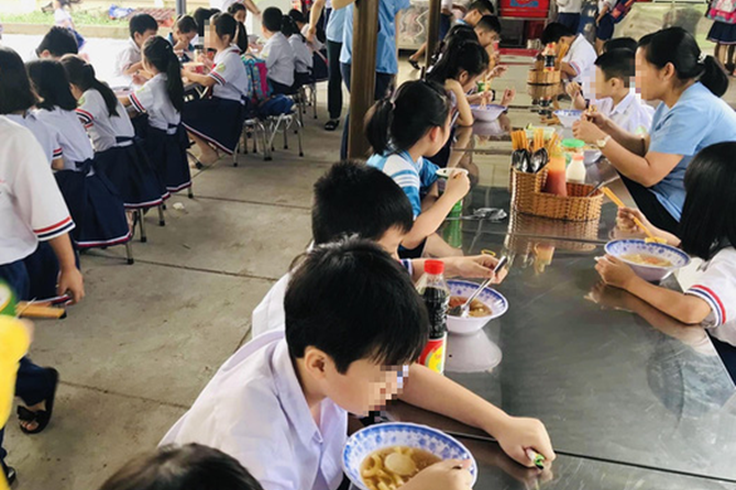 Hà Nội: Kiểm soát chặt chẽ chất lượng thực phẩm cung cấp vào trường học