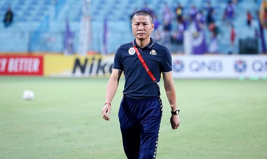 Huấn luyện viên Chu Đình Nghiêm bị cấm chỉ đạo trận đấu quan trọng của Hà Nội. Ảnh: HNFC
