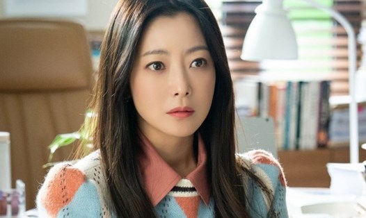 Nữ diễn viên Kim Hee Sun. Ảnh cắt phim.