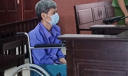 Bị cáo Trần Minh Tuấn (sinh năm 1984, quận 9, TPHCM) 7 năm tù về tội giết người.Ảnh: Cù Hiền