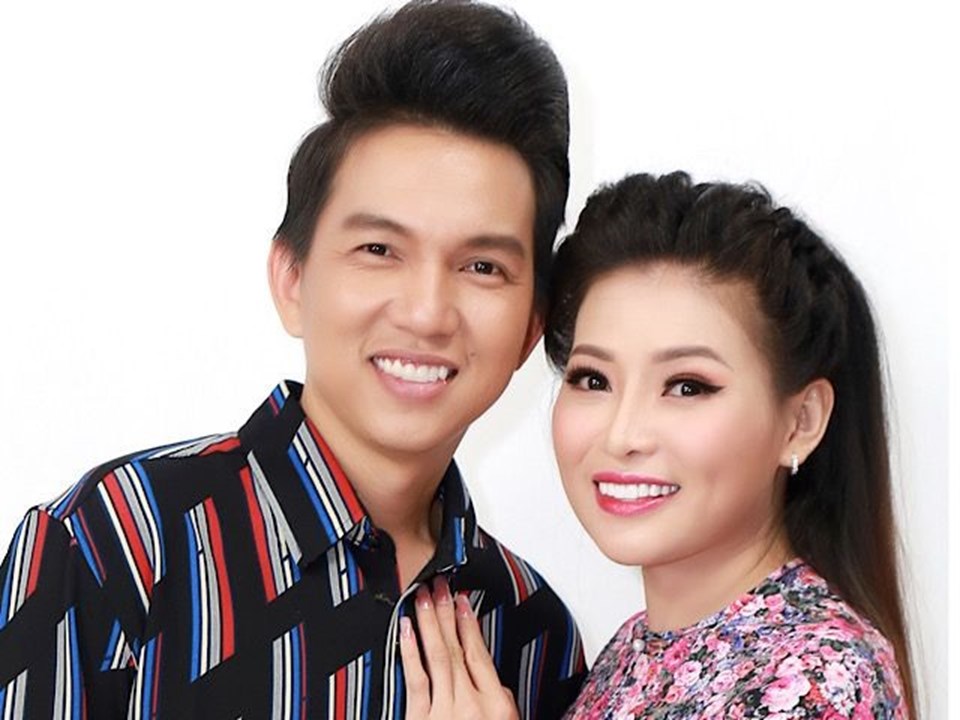 Học trò Thoại Mỹ kể chuyện cưa đổ chồng. Ảnh: NSCC Học trò Thoại Mỹ kể chuyện cưa đổ chồng. Ảnh: NSCC