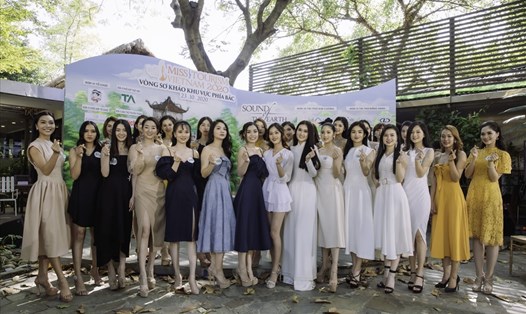 Top 35 thí sinh vào bán kết cuộc thi Miss Tourism Vietnam 2020 khoe sắc. Ảnh: BTC