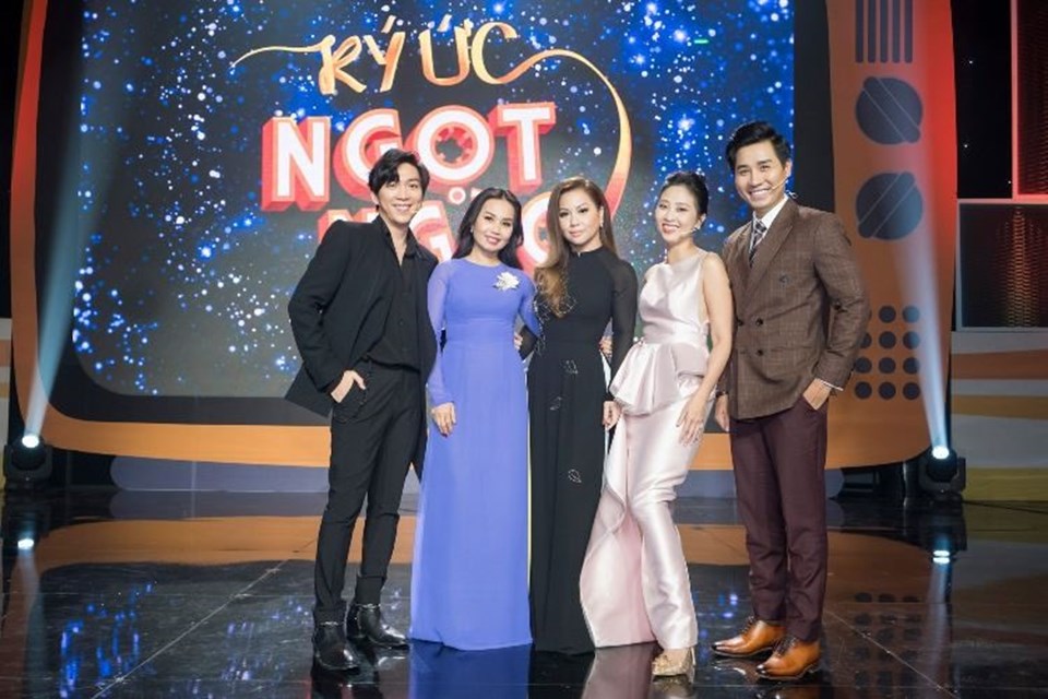 Cẩm Ly và Minh Tuyết hội ngộ trong chương trình. CTCC Cẩm Ly và Minh Tuyết hội ngộ trong chương trình. CTCC
