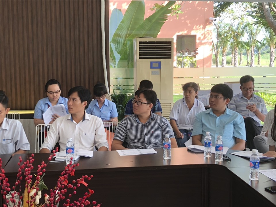 Các cán bộ Công đoàn cơ sở tham dự buổi tập huấn. Ảnh: Thanh Nhàn