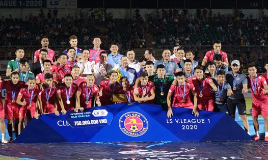 Câu lạc bộ Sài Gòn dưới sự dẫn dắt của huấn luyện viên Vũ Tiến Thành đã có mùa bóng thành công với vị trí hạng 3. Ảnh: Nguyễn Đăng.
