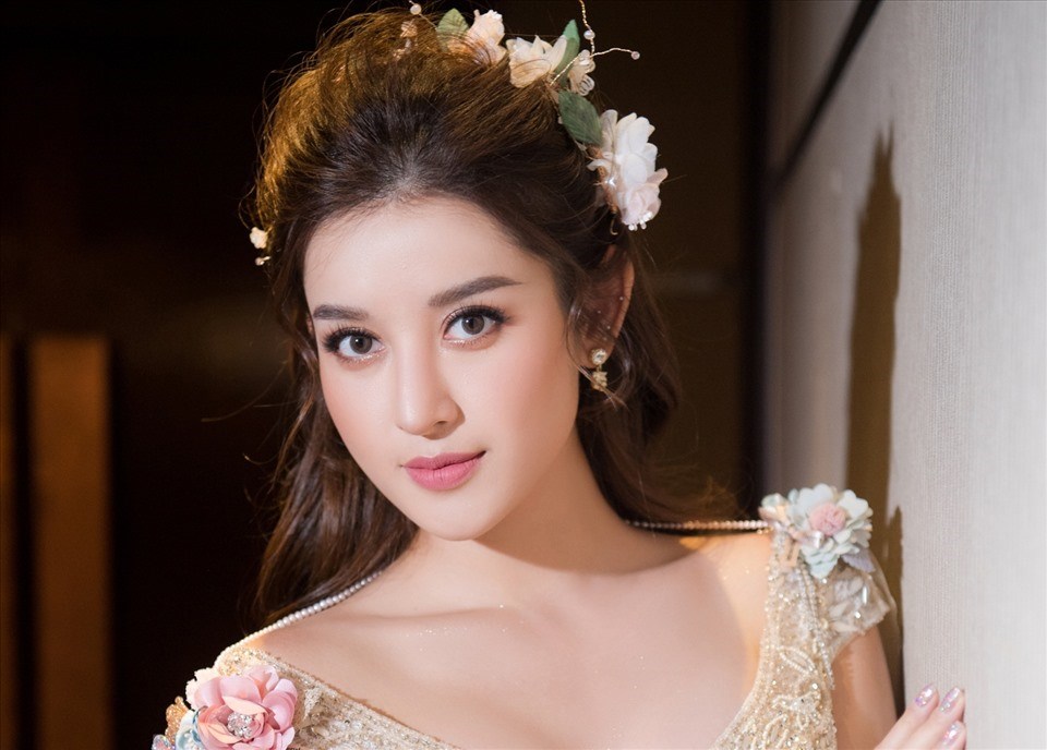 Á hậu Huyền My khoe vẻ đẹp tựa thiên thần trong lần xuất hiện trở lại. Ảnh: NVCC. Á hậu Huyền My khoe vẻ đẹp tựa thiên thần trong lần xuất hiện trở lại. Ảnh: NVCC.