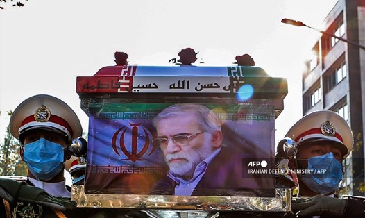 Hình ảnh trong tang lễ nhà khoa học hạt nhân Iran Mohsen Fakhrizadeh, người bị ám sát chiều 27.11. Ảnh: AFP.