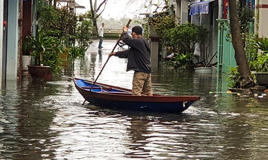 Mưa lớn gây ngập sâu nhiều nơi ở Quảng Nam. Ảnh: Thanh Chung