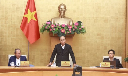 Thủ tướng Chính phủ chủ trì cuộc họp nghe báo cáo các biện pháp phòng, chống dịch COVID-19. Ảnh: T.Vương