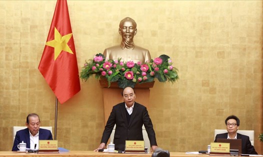 Thủ tướng Chính phủ Nguyễn Xuân Phúc phát biểu tại cuộc họp của Thường trực Chính phủ về phòng, chống dịch COVID-19. Ảnh T.Vương