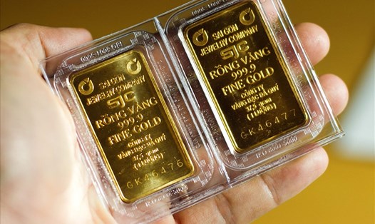 Giá vàng trong nước hiện cao hơn giá vàng thế giới (quy đổi) tới 3,8 triệu đồng mỗi lượng. Ảnh: H.N