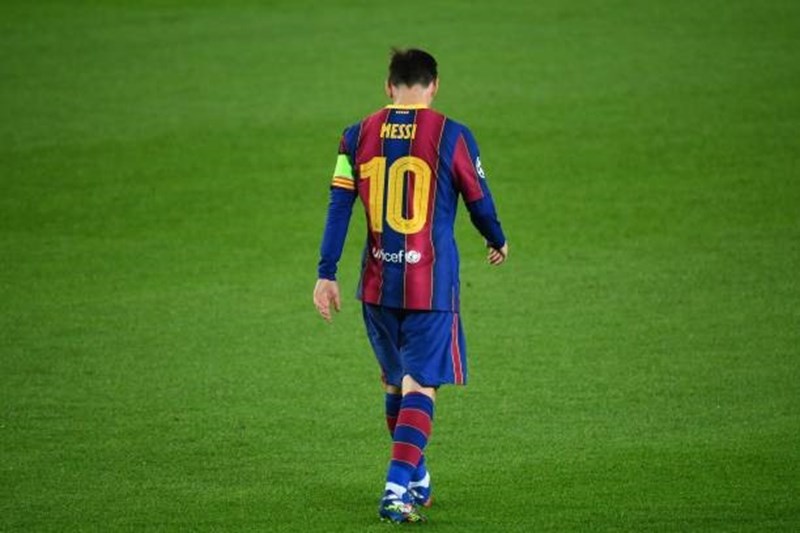 Sự lục đục trong làng túc cầu luôn là điều bất cập nhất nhưng không thể phủ nhận rằng đó là một phần không thể thiếu của thể thao. Hãy đến xem hình ảnh Messi và cảm nhận sự căng thẳng của một trận đấu.