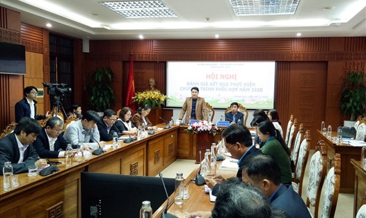 UBND tỉnh và LĐLĐ tỉnh Quảng Nam tổ chức hội nghị đánh giá kết quả phối hợp năm 2020. Ảnh: Thanh Chung