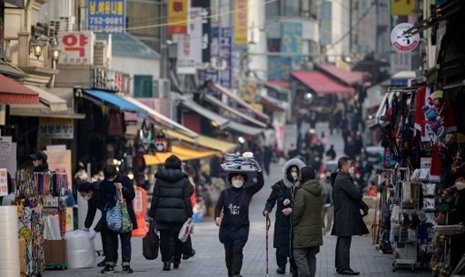 Hàn Quốc cho biết sẽ huy động lực lượng quân đội để hỗ trợ nhân viên y tế ứng phó đại dịch COVID-19 ở khu vực thủ đô Seoul và lân cận. Ảnh: AFP