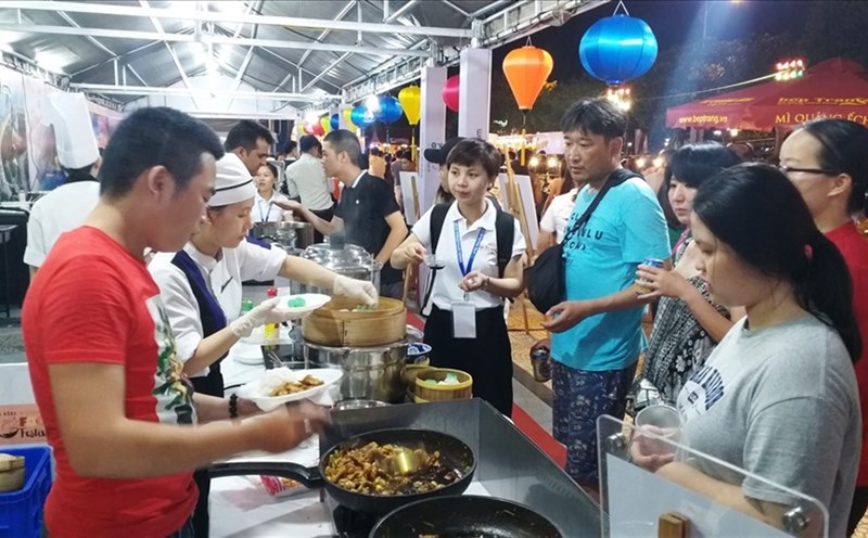 Nhắm vào kinh tế đêm, Đà Nẵng phải làm rất nhiều việc. Ảnh: Thuỳ Trang