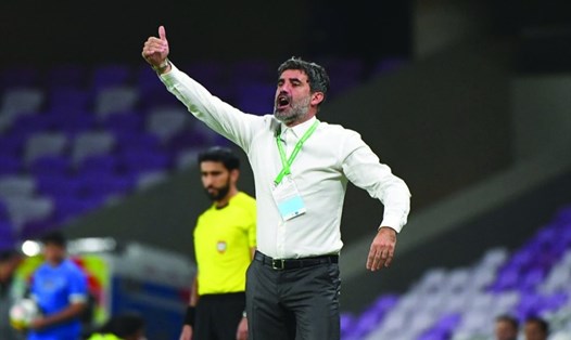 Zoran Mamic sẽ không làm huấn luyện viên của tuyển UAE vì phải ra toà. Điều này gây khó khăn cho tuyển UAE trong cuộc đua với tuyển Việt Nam tại vòng loại World Cup 2022. Ảnh: Al Bayan.