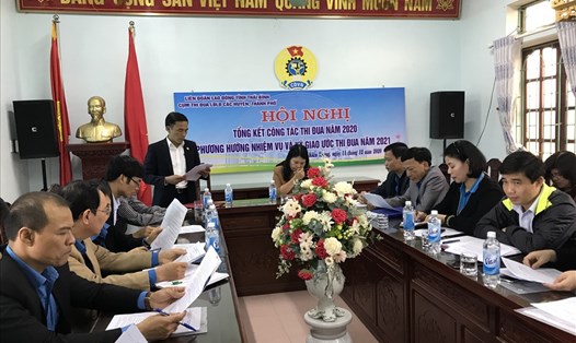 Cụm thi đua các Liên đoàn Lao động huyện, thành phố Thái Bình tổng kết công tác năm 2020. Ảnh Bá Mạnh
