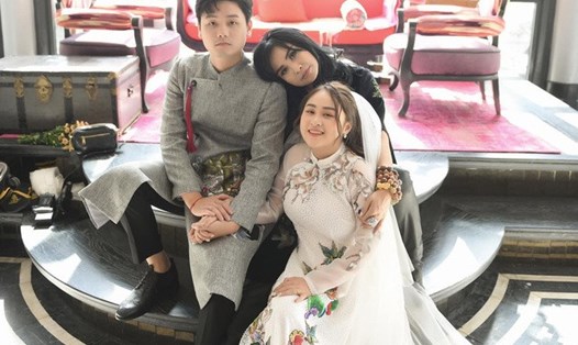 Thanh Lam chụp ảnh cùng con gái và con rể tương lai. Ảnh: NSCC.
