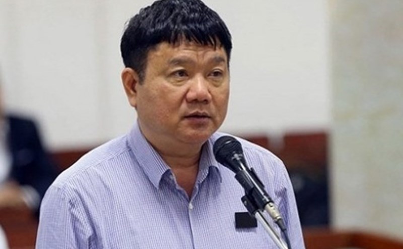 Những hình ảnh phiên xét xử ông Đinh La Thăng và đồng phạm Image hình ảnh hình ảnh hình ảnh hình ảnh Ông Thắng - Những hình ảnh phiên xét xử ông Đinh La Thăng và đồng phạm