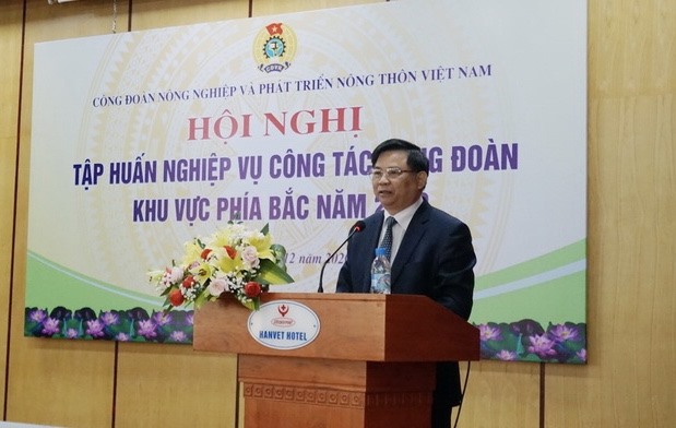 Ông  Vũ Xuân Thủy - Chủ tịch Công đoàn Nông nghiệp và Phát triển nông thôn Việt Nam khai mạc tập huấn. Ảnh: CĐ NNPTNT