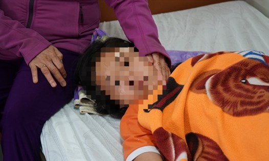 Nữ sinh Tây Ninh bị đánh nhập viện sau tai nạn. Ảnh: Tây Giang