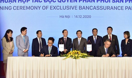 Chiều ngày 14.12 diễn ra lễ Ký kết Thỏa thuận hợp tác độc quyền phân phối sản phẩm bảo hiểm giữa VietinBank và Manulife Việt Nam. Ảnh CTG