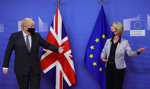 Thủ tướng Anh Boris Johnson và Chủ tịch Uỷ ban Châu Âu Ursula von der Leyen trước các cuộc đàm phán hậu Brexit. Ảnh: AFP