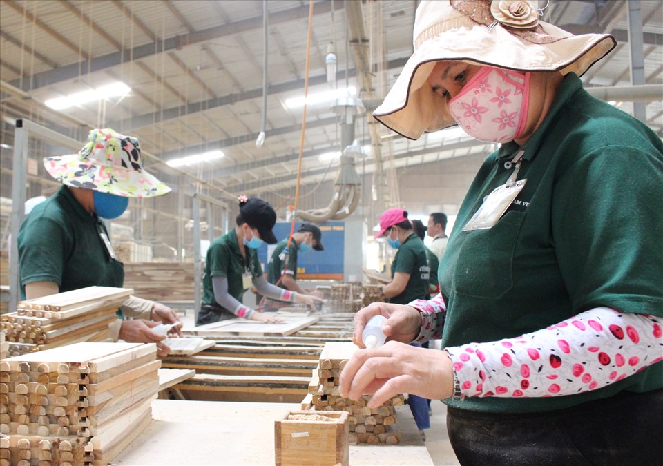 Hầu hết các doanh nghiệp vẫn chưa công bố việc chi trả lương tháng 13, thưởng Tết. Ảnh: Đình Trọng