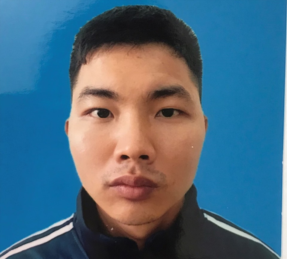 Đối tượng Nguyễn Quang Tú - là nhân viên giao hàng - bị Công an TP. Hạ Long (Quảng Ninh) khởi tố, bắt tạm giam về hành vi lừa đảo, chiếm đoạt tài sản. Ảnh: CAHL
