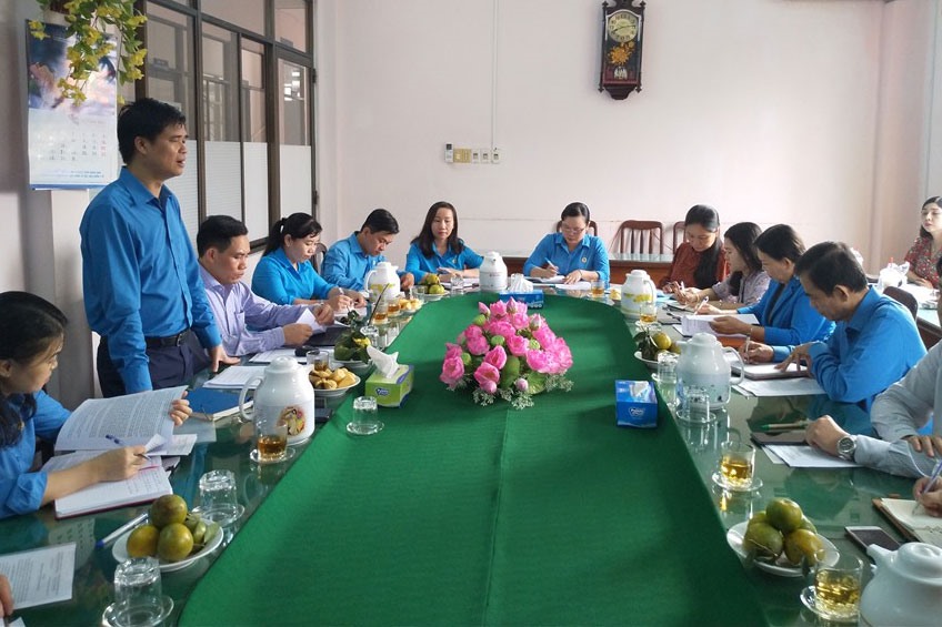 Đoàn công tác Tổng LĐLĐVN kiểm tra, giám sát tại tỉnh Tiền Giang. Ảnh: K.Q