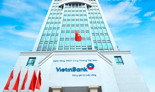 Đại diện VietinBank cho biết tin ngân hàng sắp chi thưởng gần 6 tháng lương cho nhân viên là không đúng. Ảnh CTG