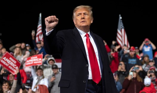 Tổng thống Donald Trump vận động tranh cử cho ứng viên Đảng Cộng hòa ở bang Georgia trong cuộc đua vào Thượng viện. Ảnh: AFP
