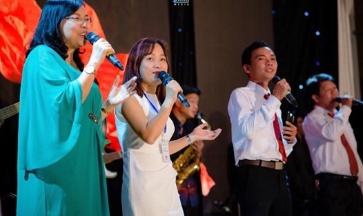 Bác sĩ, nghệ sĩ Đà Nẵng “đi hát” góp 12.000 dĩa cơm cho bệnh nhân nghèo. Ảnh: T.T